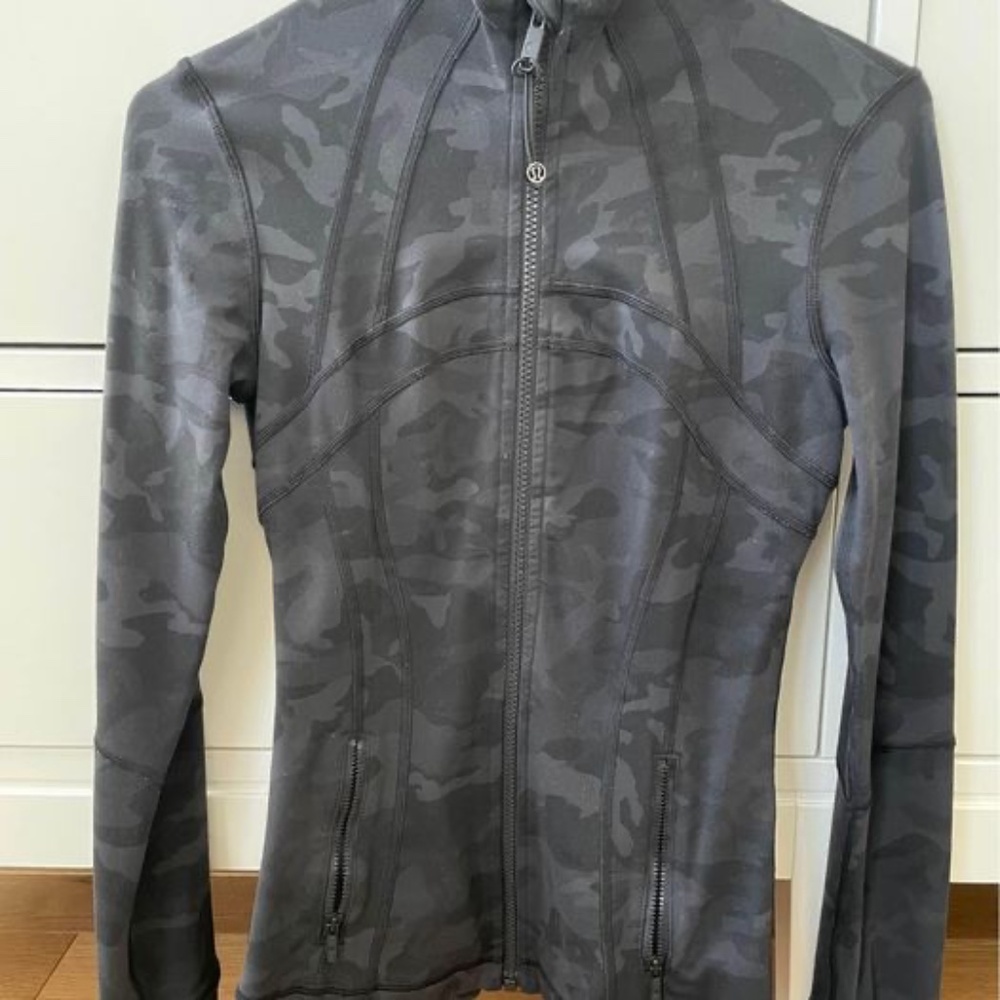lululemon women’s camo zip up jacket